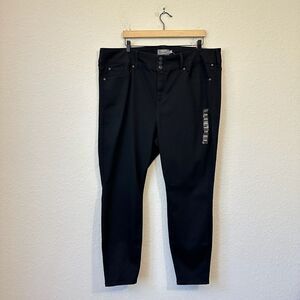 NWT TORRID Plus Size Black Skinny Super Soft Jegging